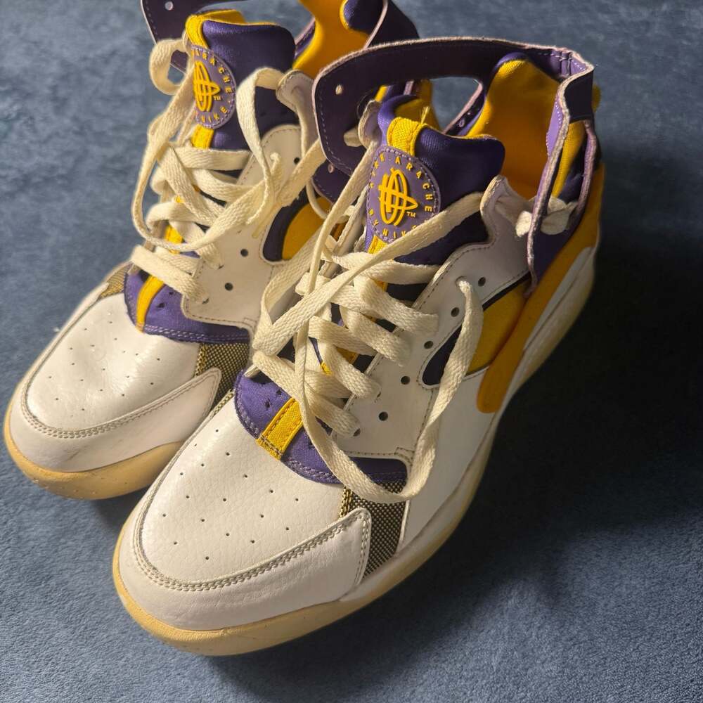 Nike Air Flight Huarache 'LakersWhite/Purple/Gold Basketball Shoes - Size 9.5 US